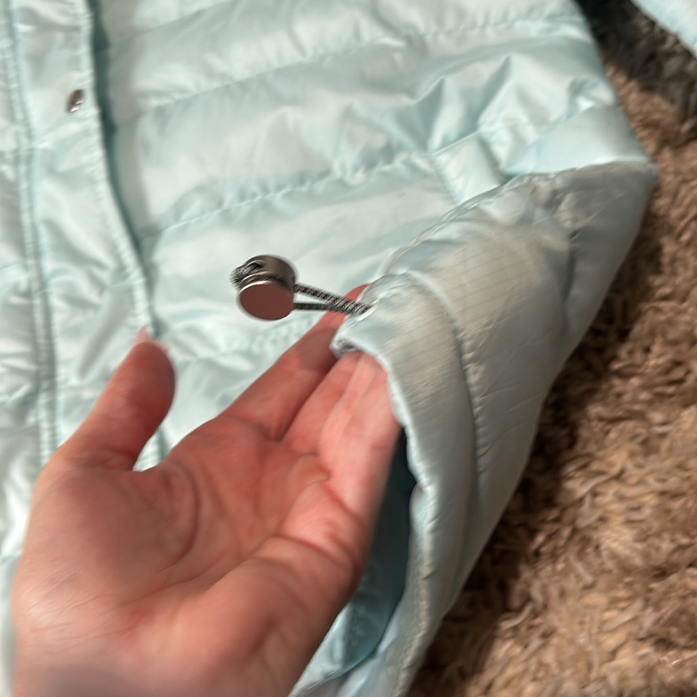 Levi’s Edie Packable Jacket - Picture 3 of 7